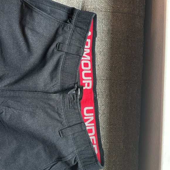 Men’s Under Armour shorts - Picture 2 of 3